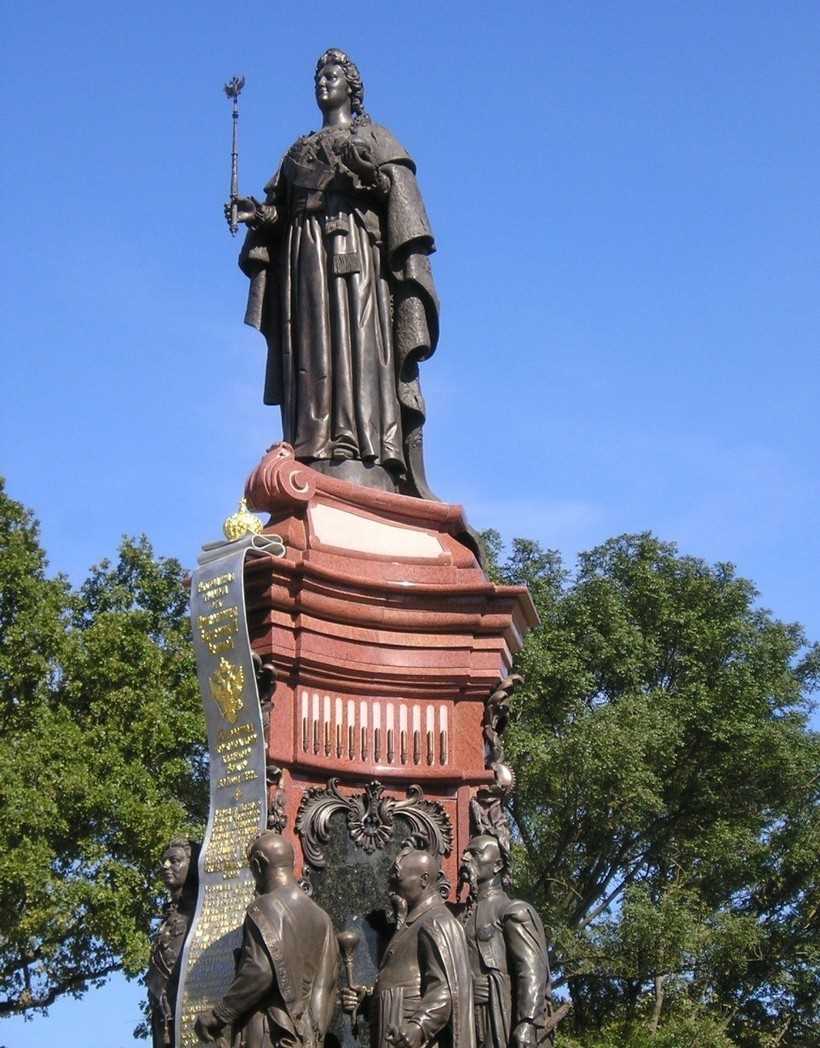 Известные скульптуры Краснодара: история и значения